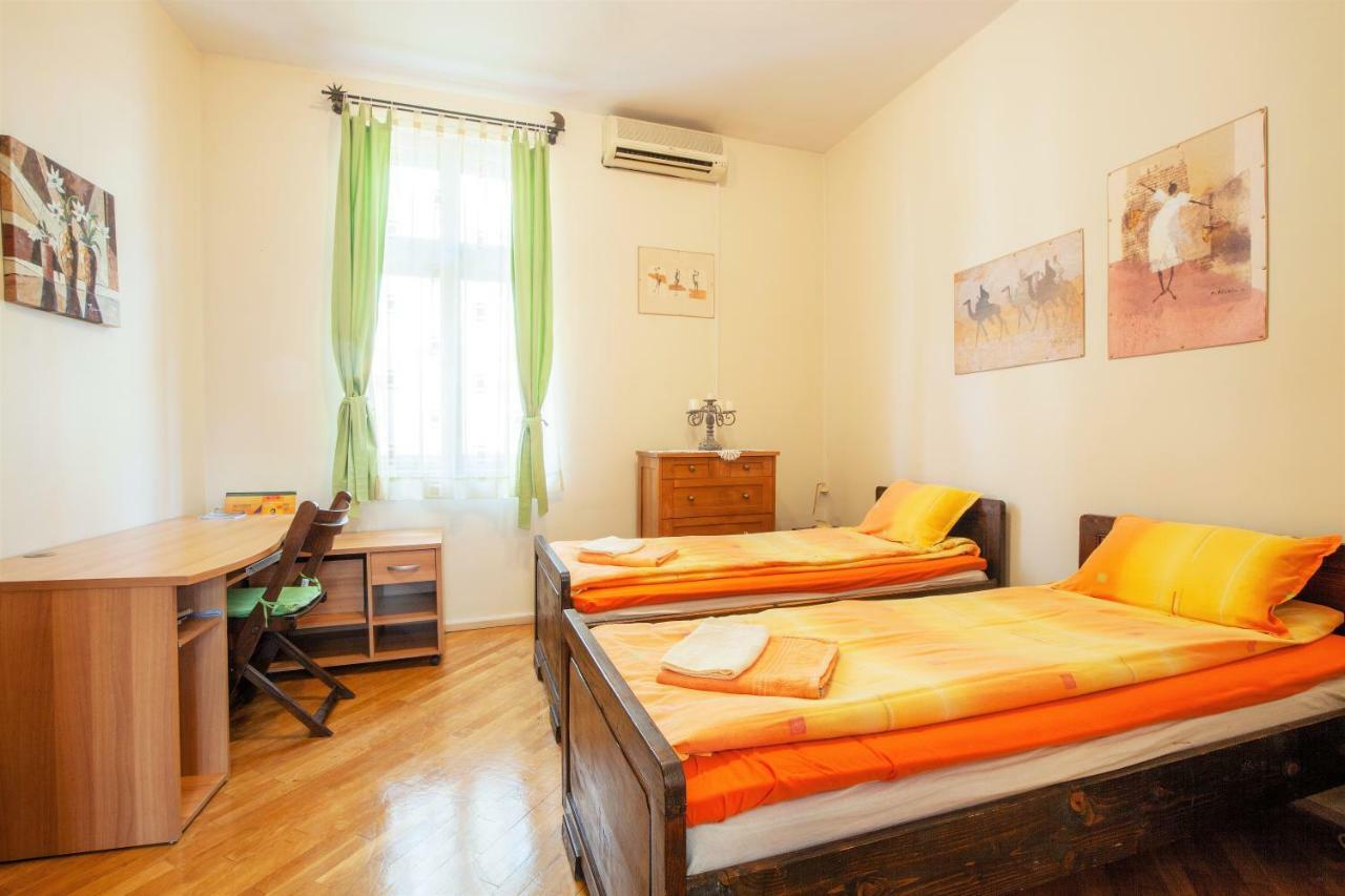 Time Traveling Apartment Sofia City Ngoại thất bức ảnh